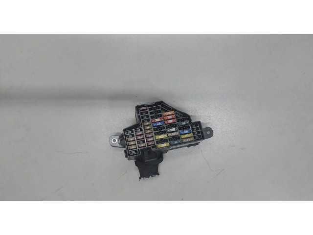 Блок предохранителей  Volkswagen Passat CC 2008-2012      11029901     2
