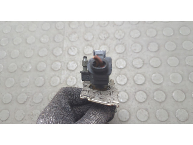 Форсунка топливная  Volkswagen Passat 6 2005-2010    03L130277, 0445116030     