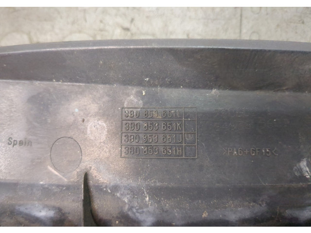 Решетка радиатора  Volkswagen Passat 5 2000-2005          3B0853651L