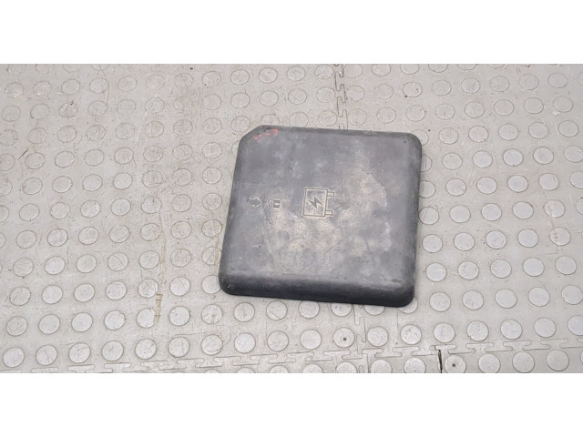 Крышка блока предохранителей Chevrolet Silverado 1998-2002 15168541 5.3
