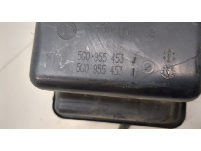 Бачок омывателя  Volkswagen Golf 7 2012-2020 5G0955453J   