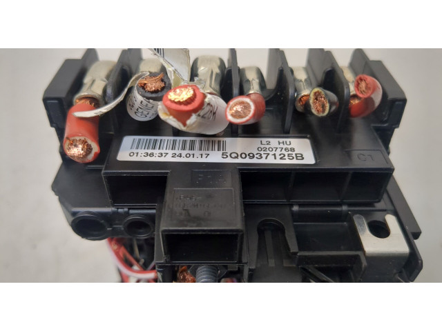 Блок предохранителей Skoda Octavia (A7) 2017-2021