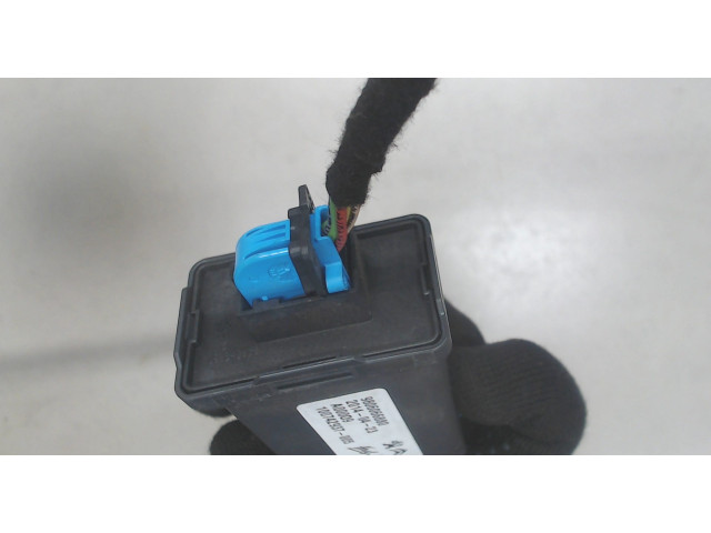 Блок предохранителей Citroen C4 Picasso 2013-2016 9806066880 1.6