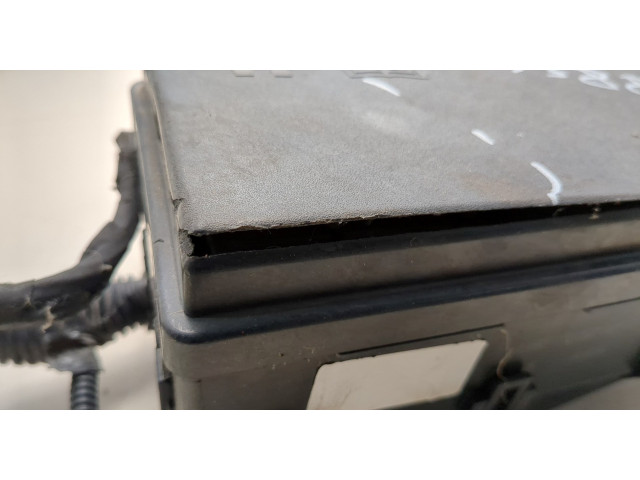 Блок предохранителей  Ford Kuga 2016-2019         