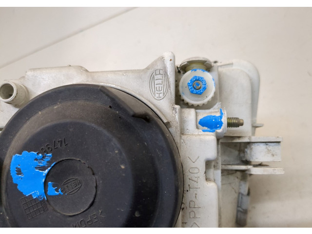 Фара передняя  Volvo S40 / V40 1995-2004 правая 