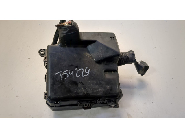 Блок предохранителей Mitsubishi Outlander XL 2006-2012