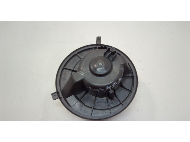 Моторчик печки Skoda Octavia (A5) 2004-2013