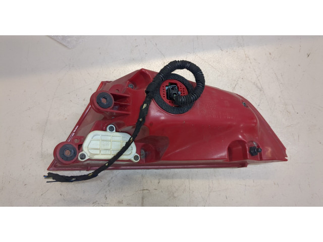 Задний фонарь 4G8945095