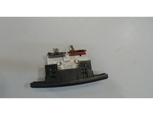 Дисплей бортового компьютера  Renault Trafic 2001-2014 p8200028364a        