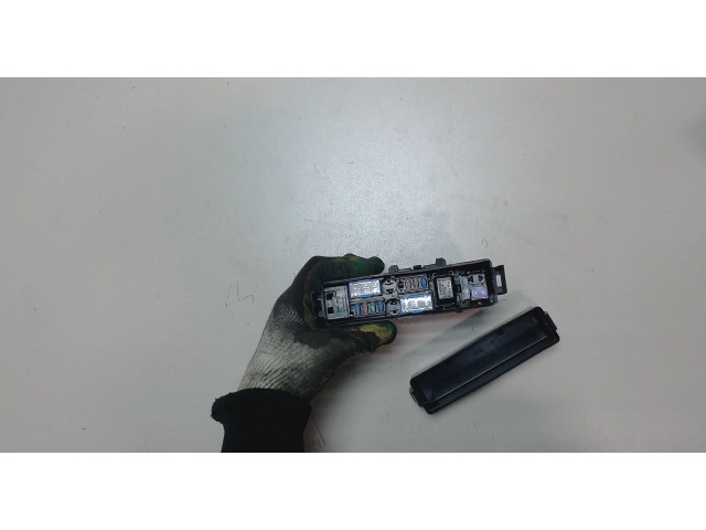 Блок предохранителей Infiniti QX50 2015-2017 27284JK60A 3.7