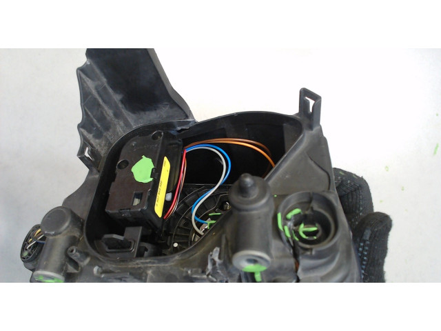 Фара передняя Audi Q3 2011-2014 левая