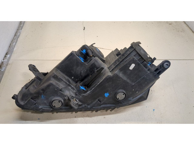 Фара передняя  Volkswagen Passat 7 2010-2015 Европа правая 