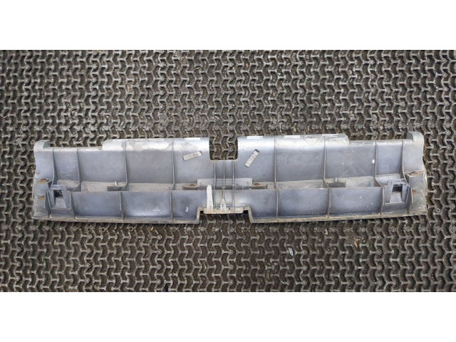 Решетка радиатора  Peugeot 605         3 