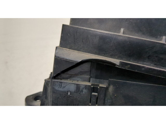 Блок предохранителей  Citroen C-Crosser      8565A024   