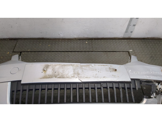 Бампер  Skoda Yeti 2009-2018 передний   5L0807221H, 5L0807061A