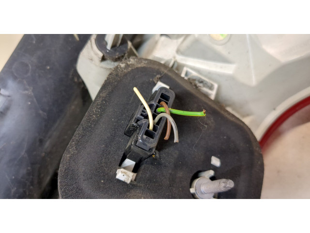 Задний фонарь