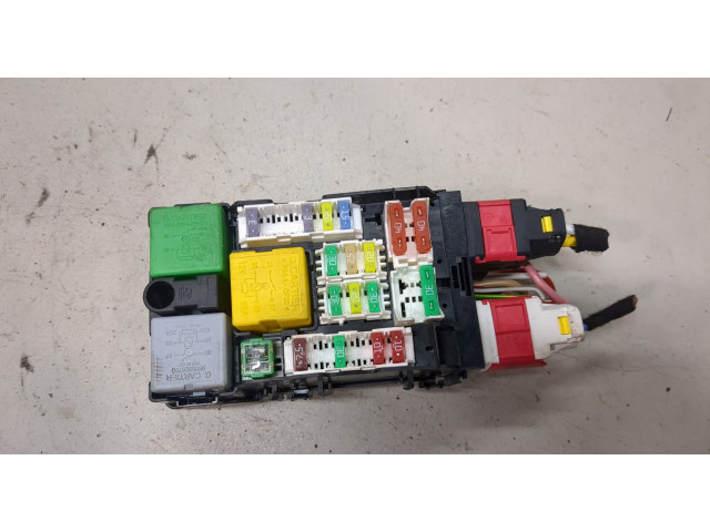 Блок предохранителей  Peugeot 5008 2017-2020      9665492680   