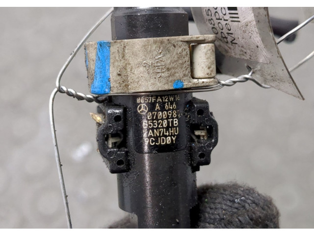 Форсунка топливная  Mercedes C W204 2006-2015    A6460700987     