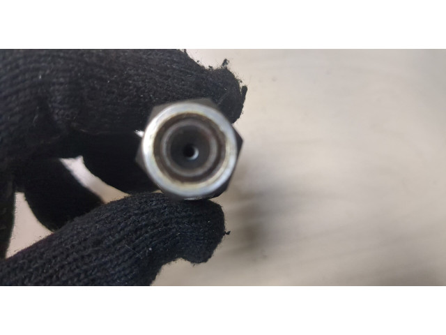 Форсунка топливная Mitsubishi Montero Sport / Pajero Sport 1996-2008