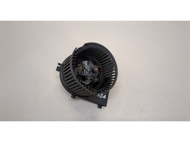 Моторчик печки  Audi A3 (8L) 1996-2003 1J1819021B, F657877G    1J1819021B, F657877G   