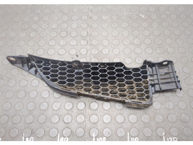 Решетка радиатора  Pontiac Vibe 1 2002-2008          5311301010