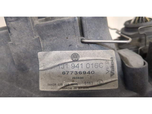 Фара передняя  Volkswagen Golf 4 1997-2005 правая 