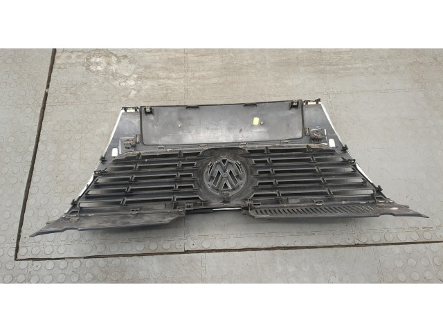 Решетка радиатора  Volkswagen Passat 6 2005-2010          3C0853651AD