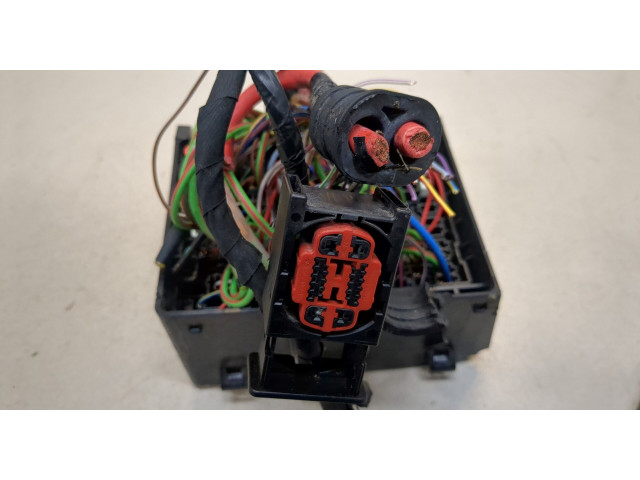 Блок предохранителей Jaguar I-Pace j9d314n073aa