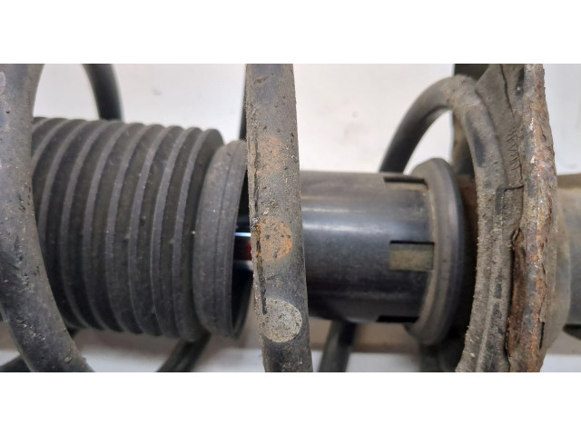 Стойка амортизатора  Audi A3 (8V) 2012-2020 5Q0413031EL, 5Q0411105EQ     