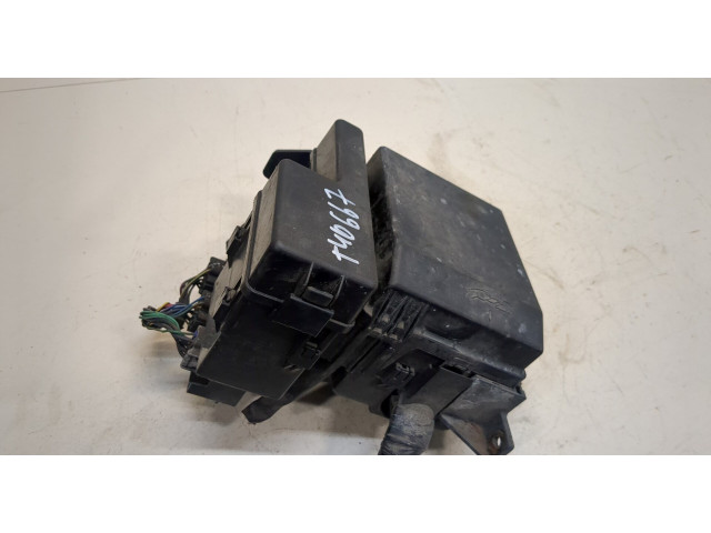 Блок предохранителей Mitsubishi Grandis 2