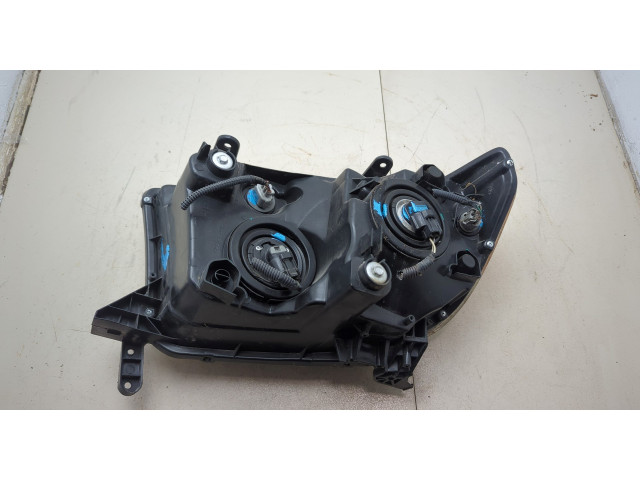 Фара передняя  Toyota Sequoia 2008- левая 