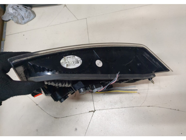 Задний фонарь 8664080 Volvo S60 2000-2009