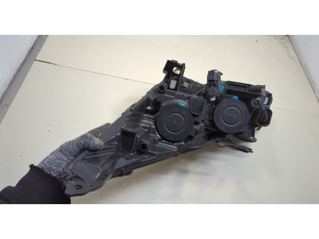 Фара передняя  Peugeot 3008 2009-2016 правая 