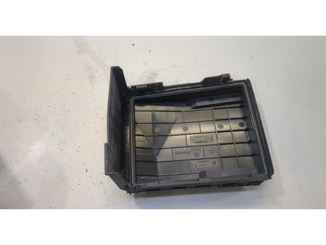 Крышка блока предохранителей Skoda SuperB 2008-2015 1K0937132F