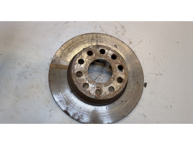 Диск тормозной Volkswagen Caddy 2010-2015 задний 1K0615601AA