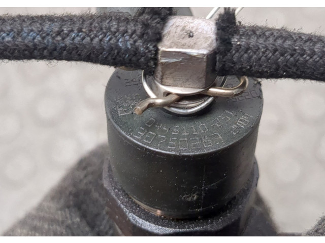 Форсунка топливная Volvo XC70 2000-2007 8603595