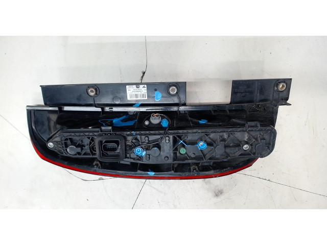 Задний фонарь        Fiat Doblo 2010-2015 