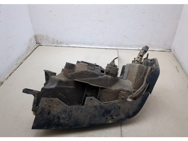 Фара передняя Mitsubishi Montero Sport / Pajero Sport 1996-2008 правая