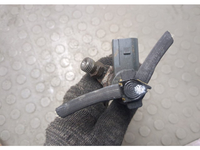 Форсунка топливная  Skoda Octavia (A7) 2013-2023    04L130277AE, 0445110471     