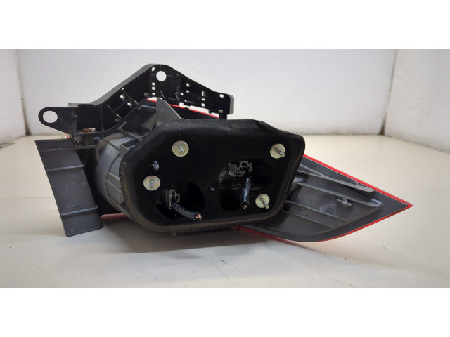 Задний фонарь          