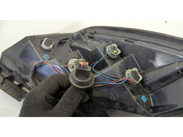 Задний фонарь          