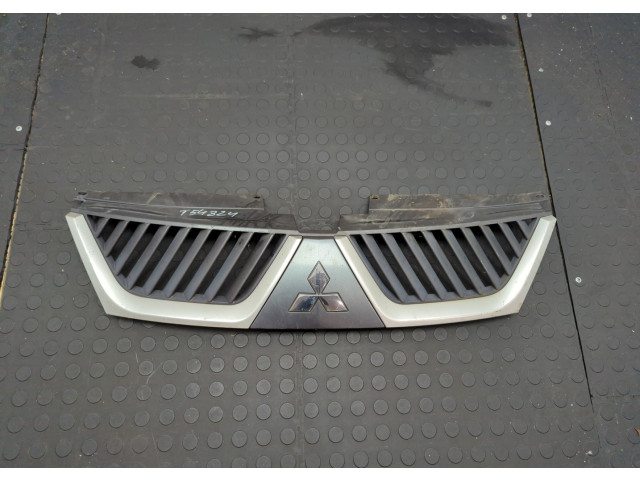 Решетка радиатора Mitsubishi Outlander XL 2006-2012 7450A037HB