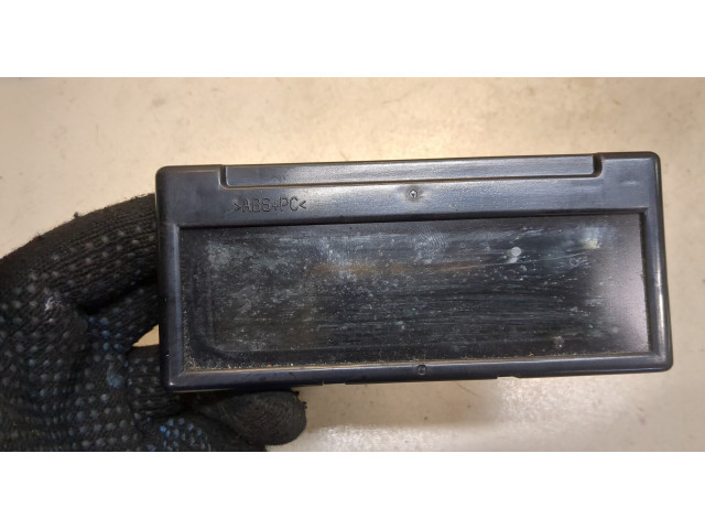 Дисплей бортового компьютера Volvo C30 2006-2010 31268055
