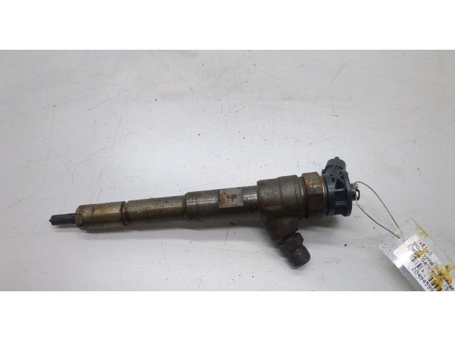 Форсунка топливная Dacia Sandero 2013-2020 166008399R, 166007238R