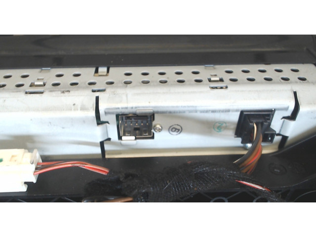 Дисплей бортового компьютера  Mercedes C W204 2007-2013 2046800931         