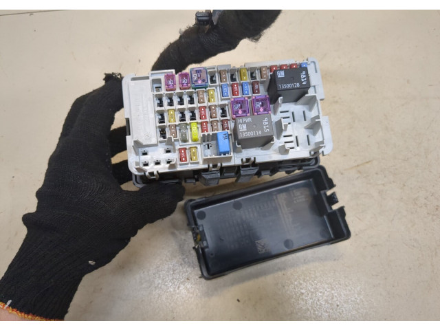 Блок предохранителей GMC Terrain 2017- 35048788 1.5