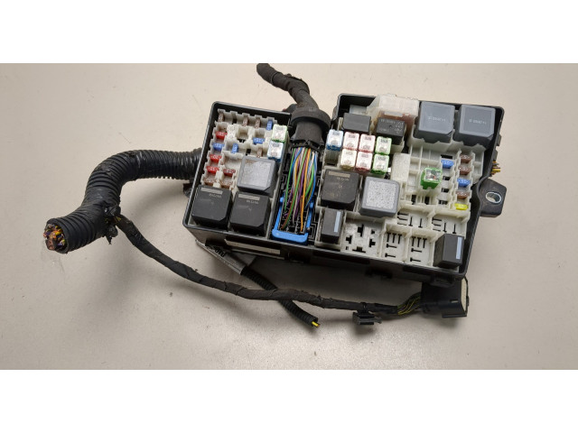 Блок предохранителей  Ford Kuga 2016-2019         