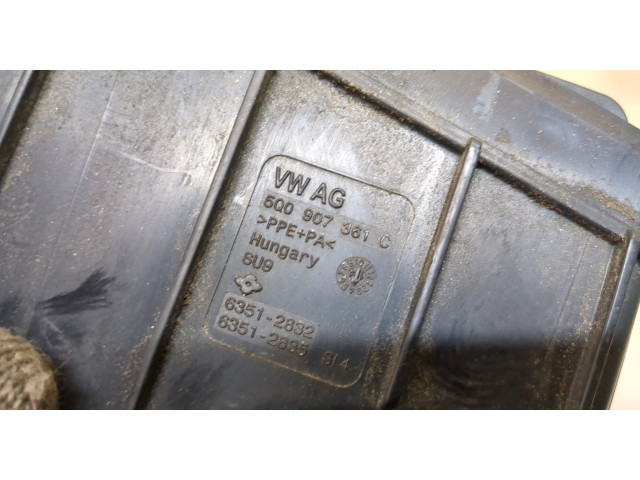 Блок предохранителей  Volkswagen Golf 7 2012-2020      5Q0907361C   