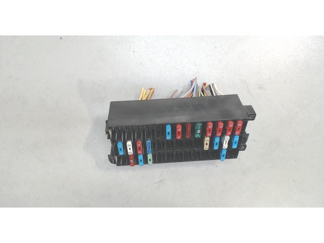 Блок предохранителей Volkswagen Golf 5 2003-2009 1.9