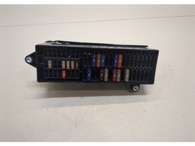 Блок предохранителей Volkswagen Caddy 2004-2010